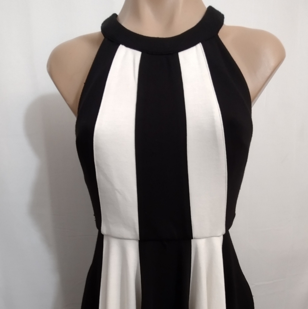 Xoxo Black and White Sleeveless Dress Woman's Size ½